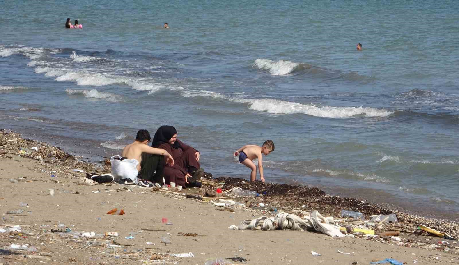 Mersin sahillerindeki kirlilik turizmi tehdit ediyor