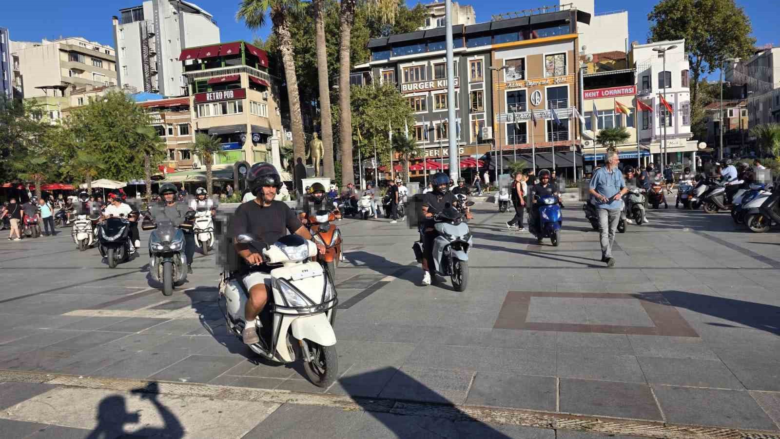 Bandırma’da kuryenin darbedildiği iddiası protesto edildi
