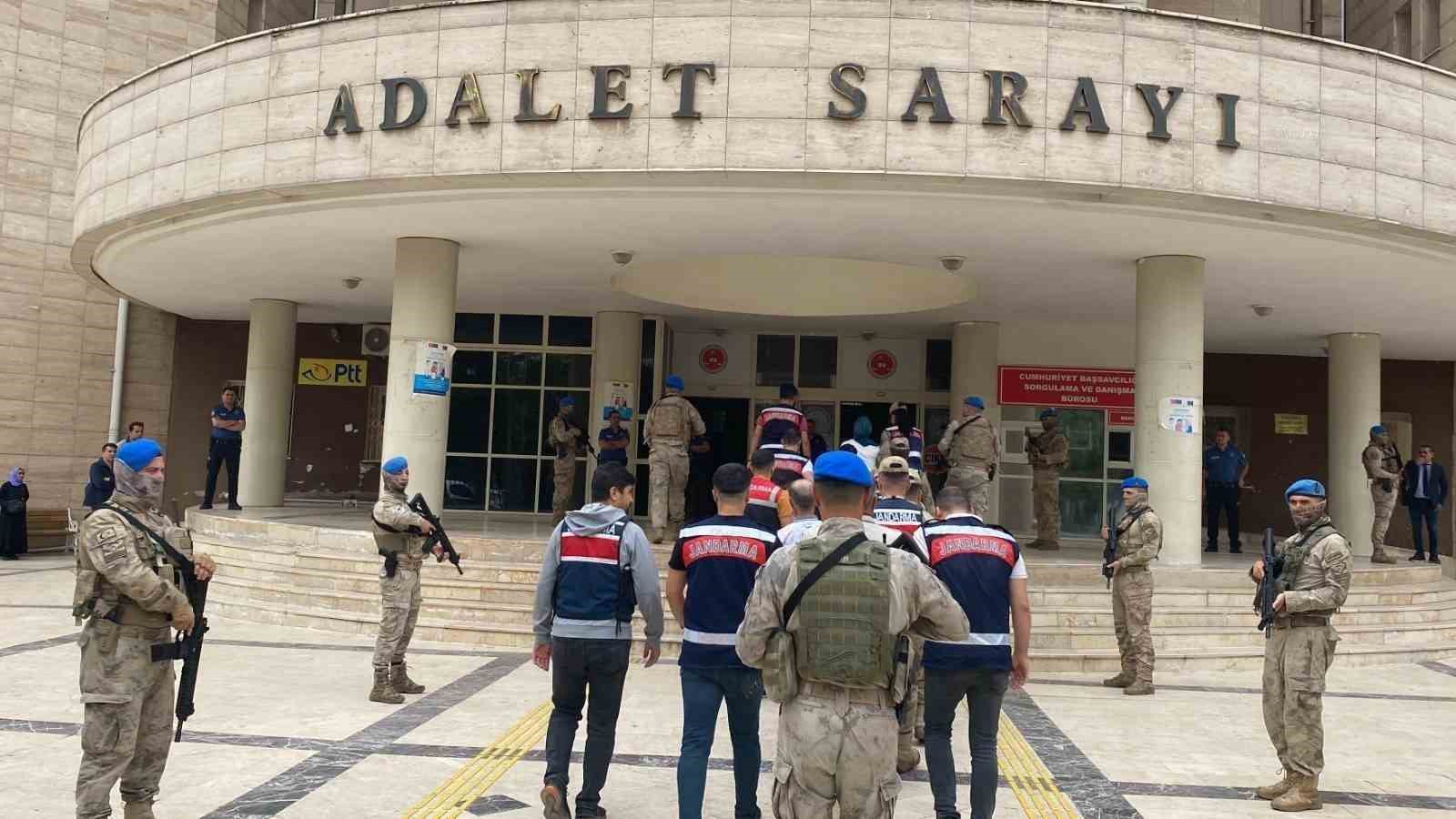 Şanlıurfa’da göçmen kaçakçılığı operasyonu: 10 gözaltı