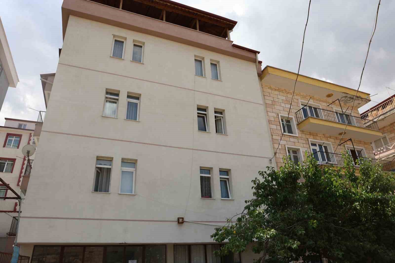Haber alınamayan adam evinde ölü bulundu