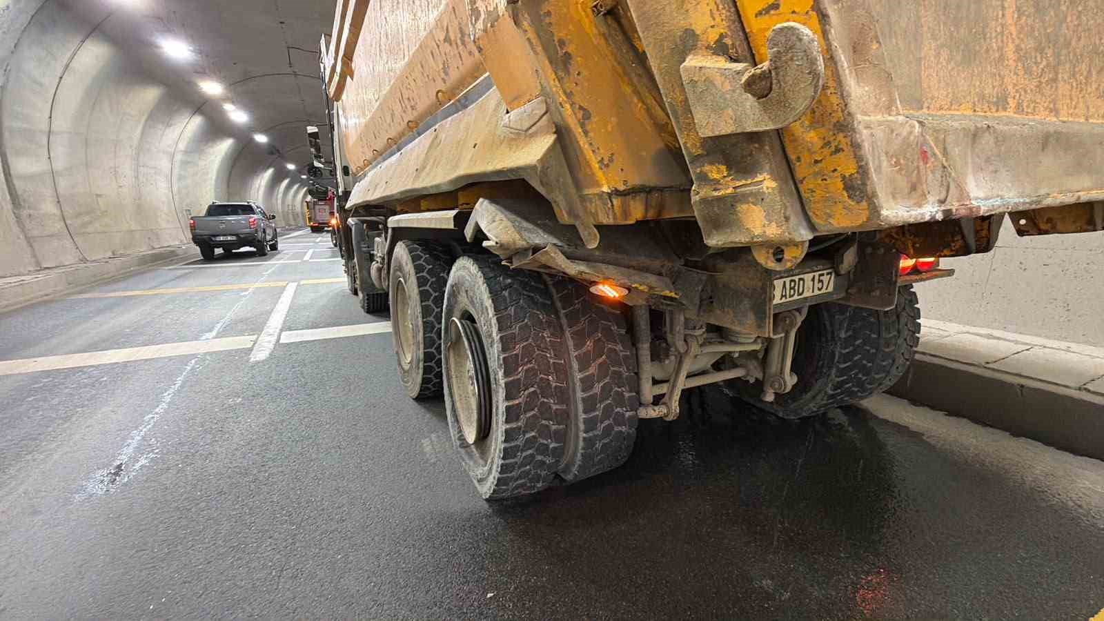 Cankurtaran Tüneli’nde kaza: 2 yaralı