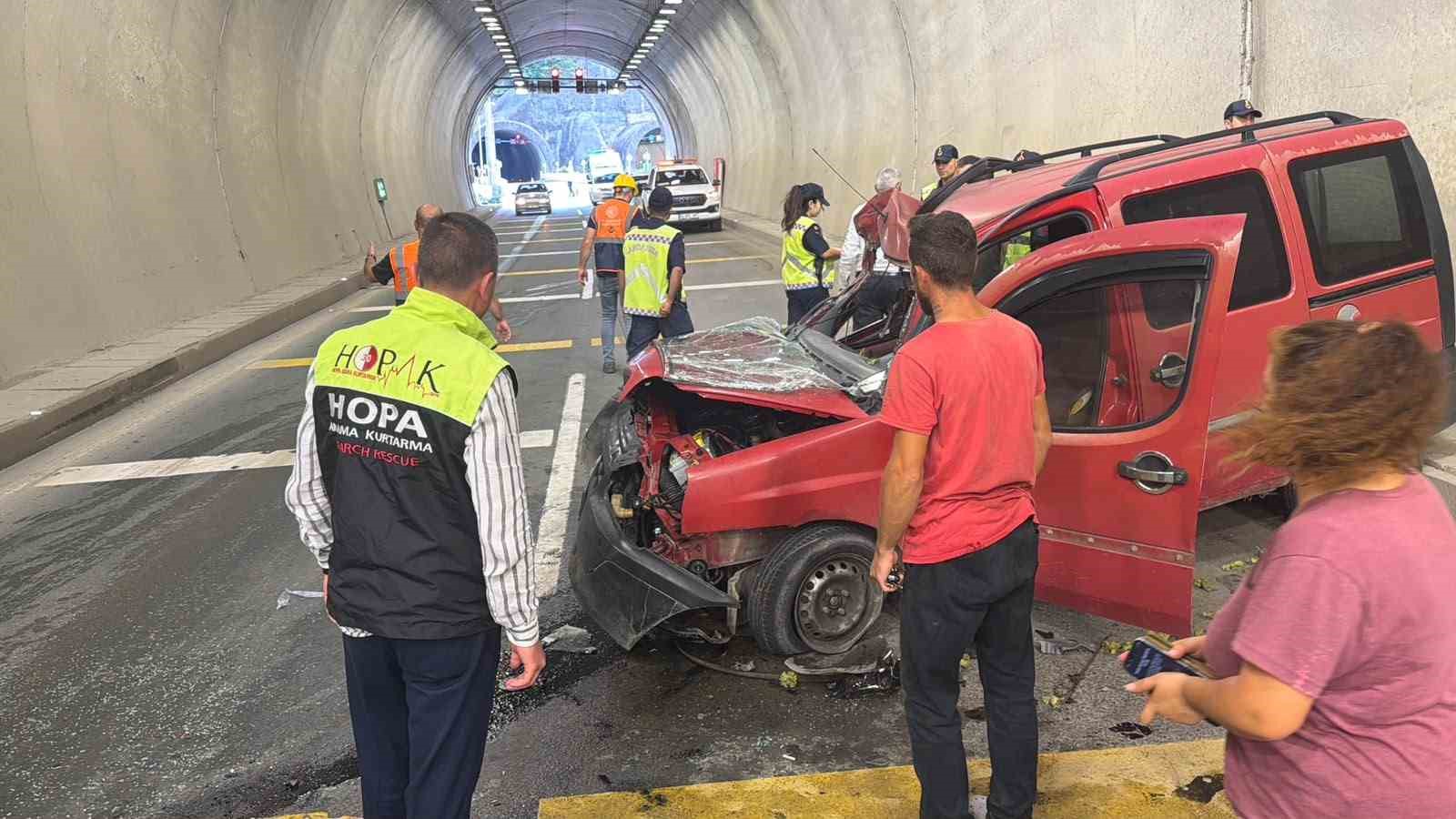 Cankurtaran Tüneli’nde kaza: 2 yaralı