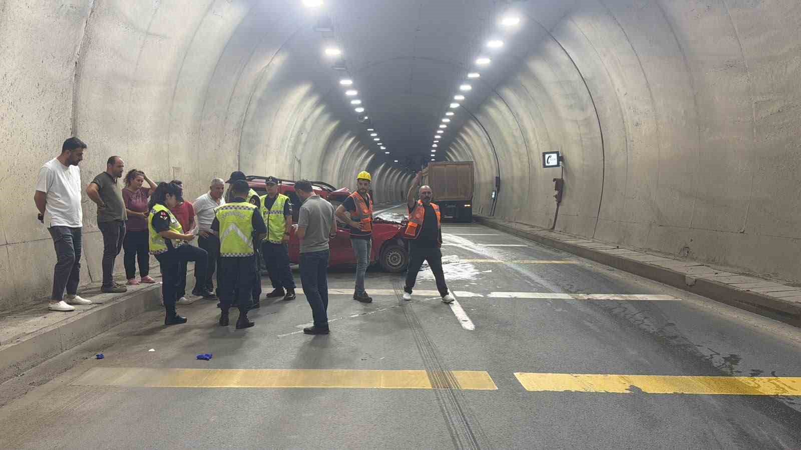 Cankurtaran Tüneli’nde kaza: 2 yaralı