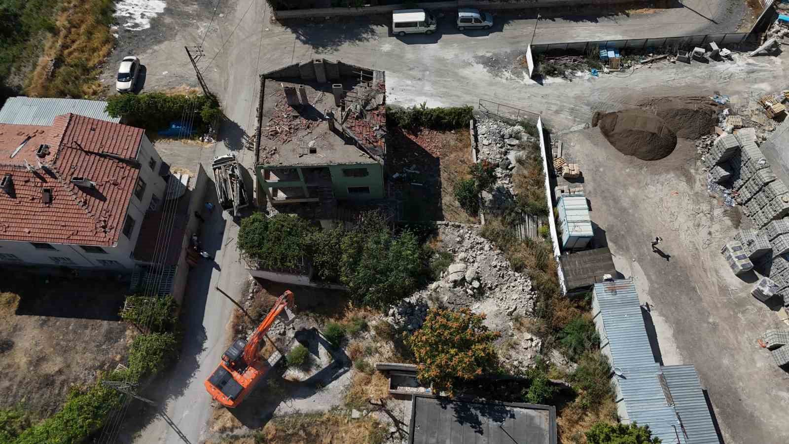 Büyükşehir imzasıyla Alsancak’ta büyük dönüşüm