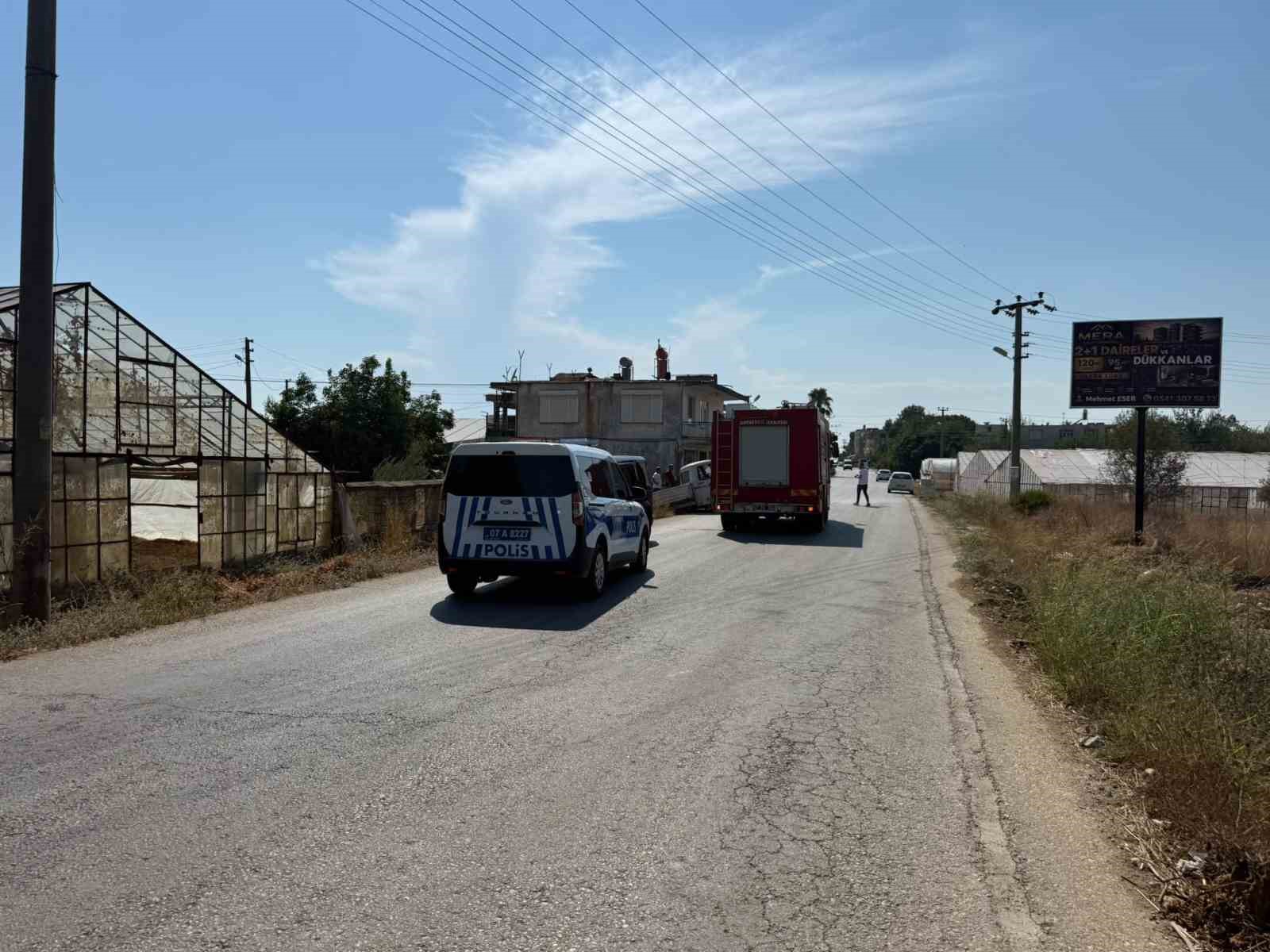 Serik’te VIP minibüs ile kamyonet çarpıştı: 1 yaralı