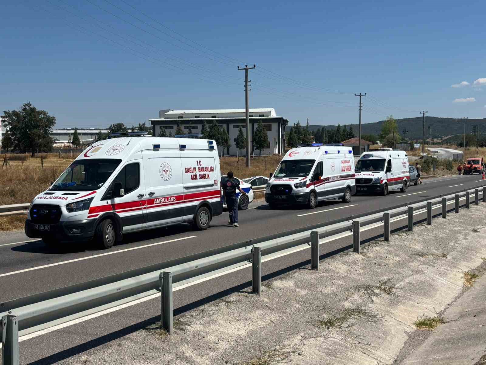 Tavşanlı’da feci kaza: Aynı aileden 2’si çocuk 4 yaralı