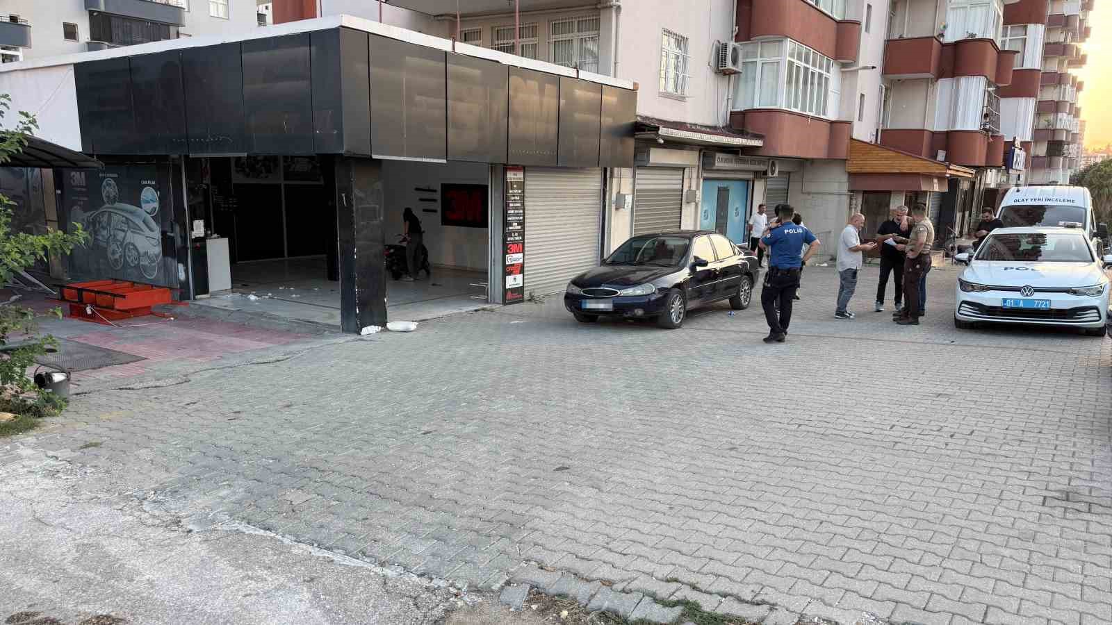 Adana’da alacak verecek kavgası kanlı bitti: Baba ve oğlu öldü, anne yaralı