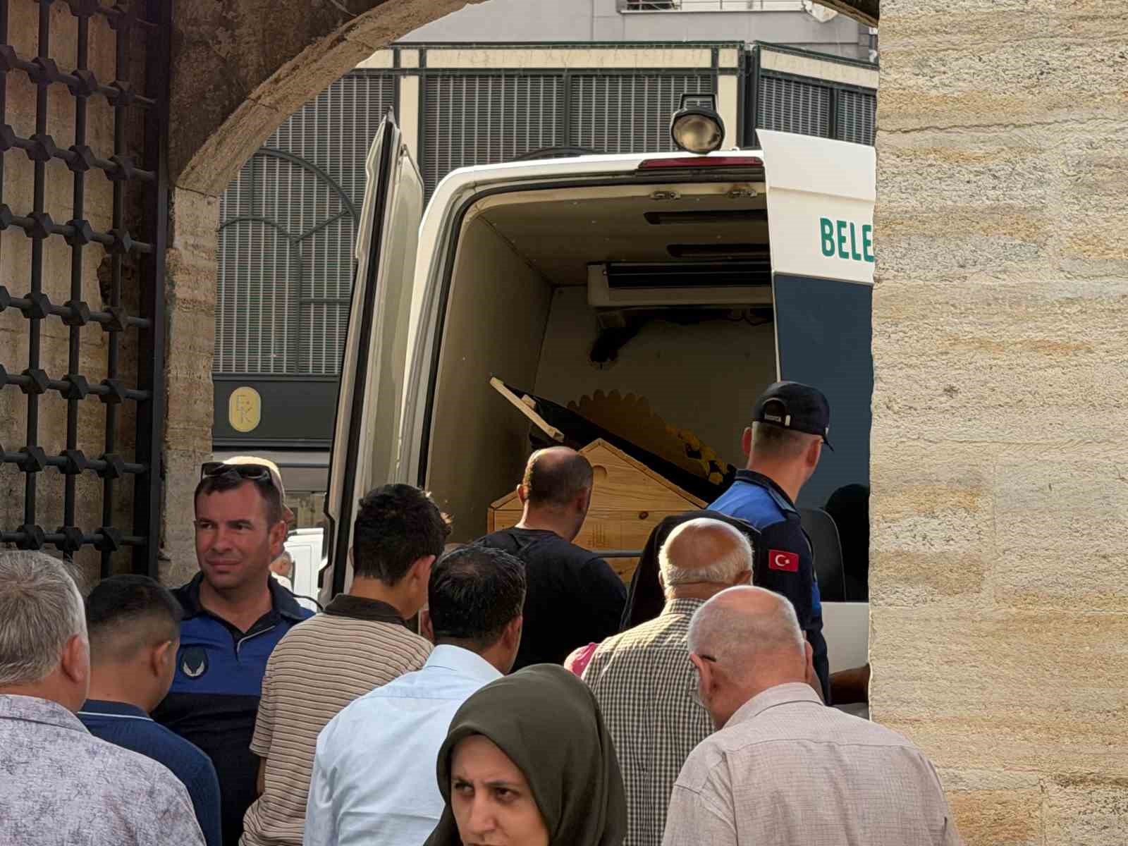 Babaeski’de derede boğulan çocuk gözyaşlarıyla son yolculuğuna uğurlandı