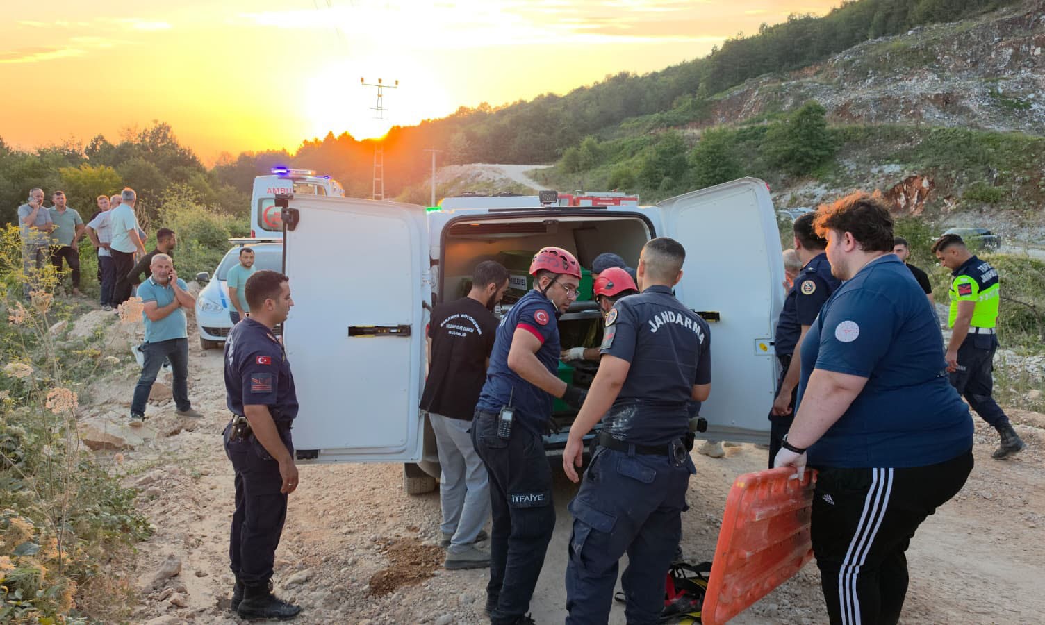 Kontrolden çıkan tır şarampole devrildi, sürücü hayatını kaybetti