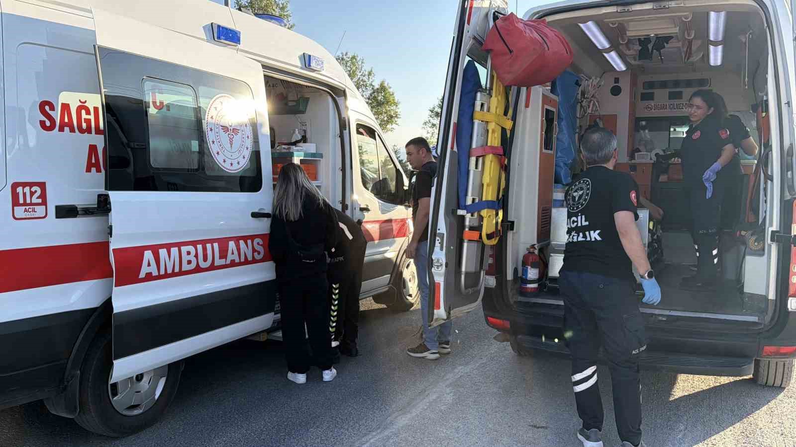 Bolu’da motosikletle otomobil çarpıştı: 2 yaralı