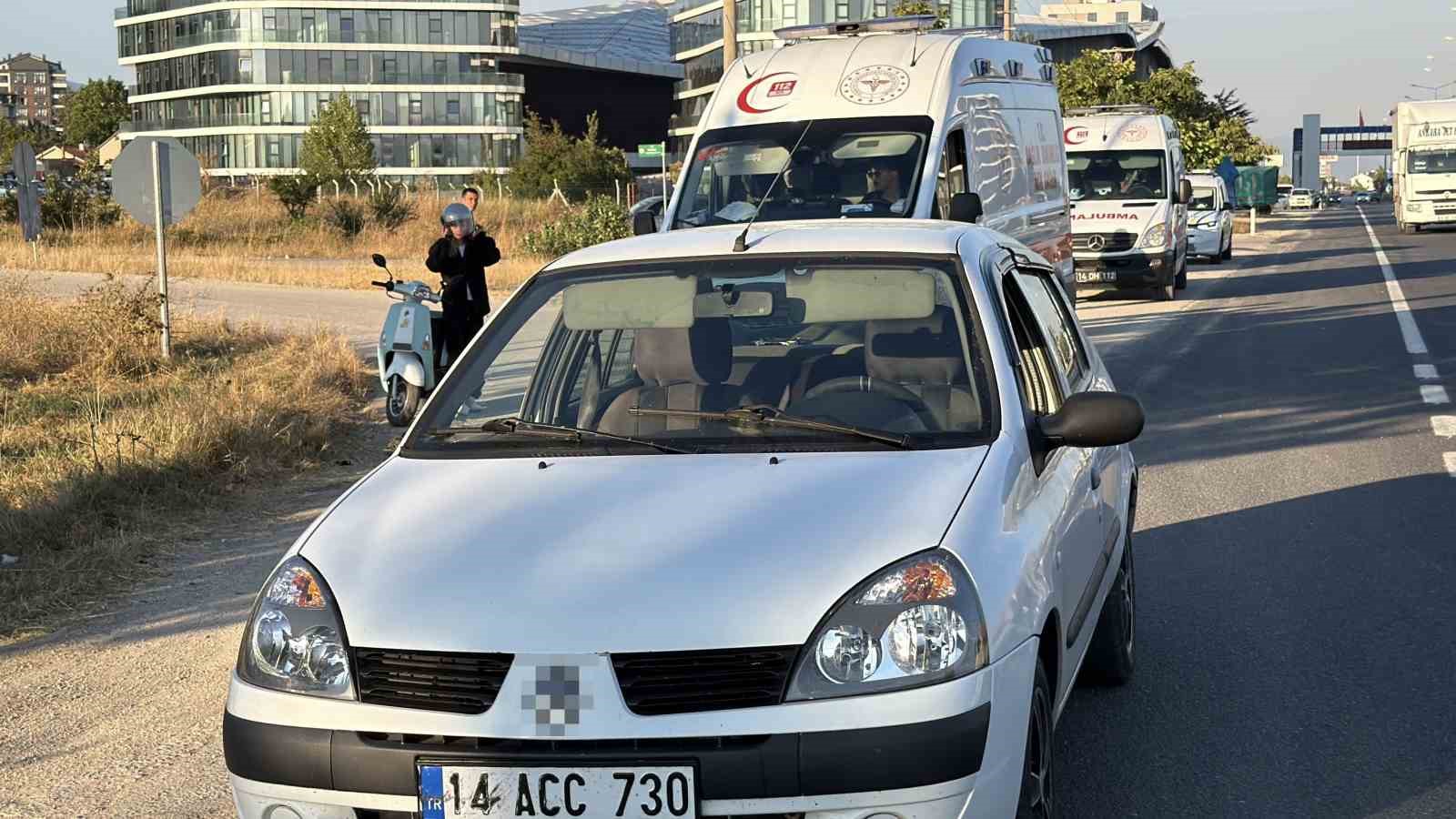 Bolu’da motosikletle otomobil çarpıştı: 2 yaralı