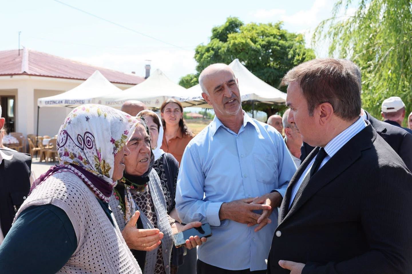 Vali Aydoğdu Cemal Gürsel Mahallesi’nde vatandaşların taleplerini dinledi