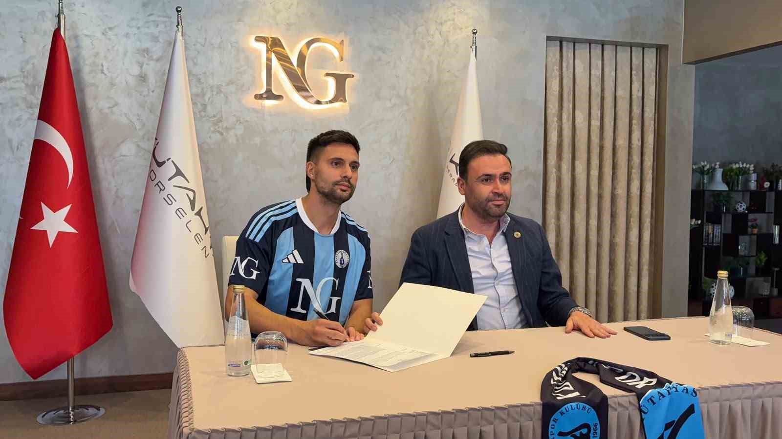 Kütahyaspor, Tarkan Serbest’i kadrosuna kattı
