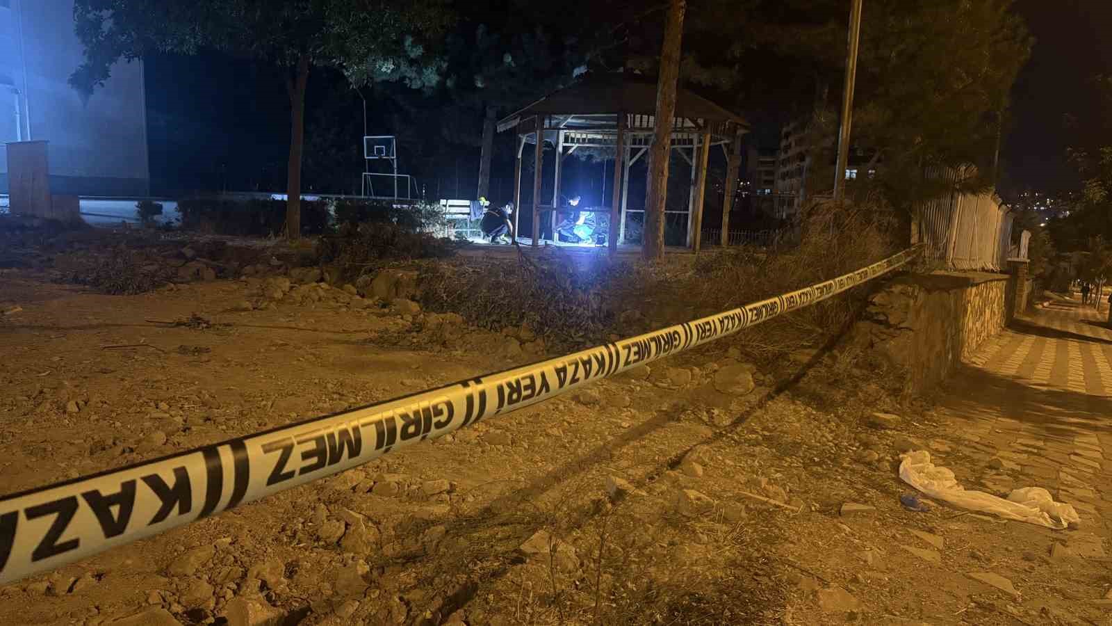 Hırka verme meselesi tartışmaya döndü: Arkadaşını 3 yerinden bıçakladı