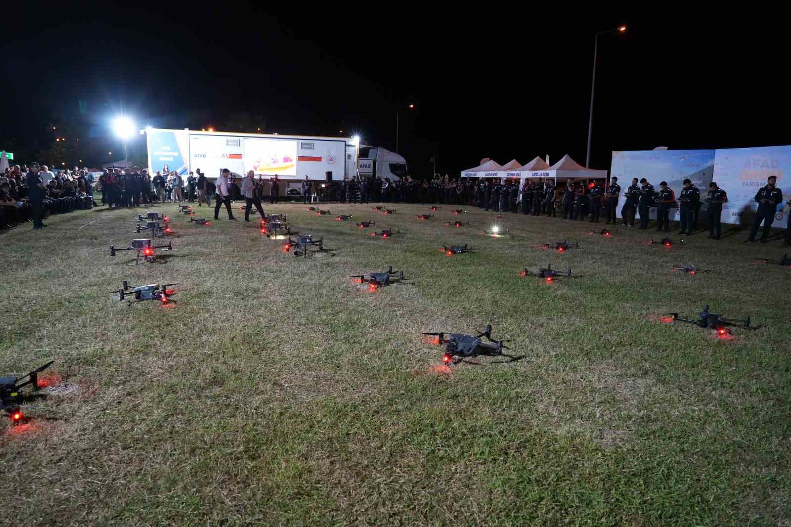 Samsun’da AFAD’dan gökyüzünde dron gösterisi