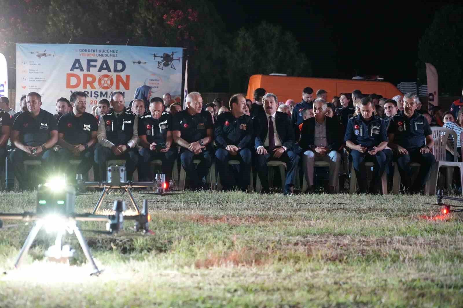 Samsun’da AFAD’dan gökyüzünde dron gösterisi