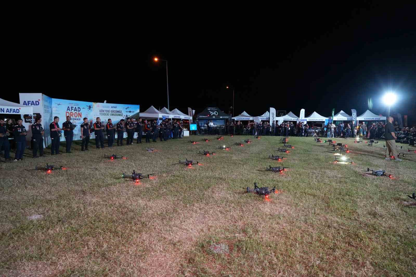 Samsun’da AFAD’dan gökyüzünde dron gösterisi