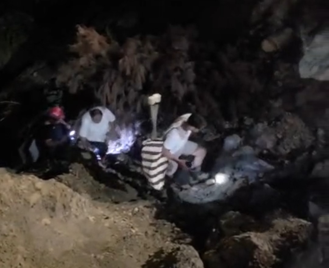 Kozan’da Göksu Çayı’nda mahsur kalan 2 vatandaş kurtarıldı