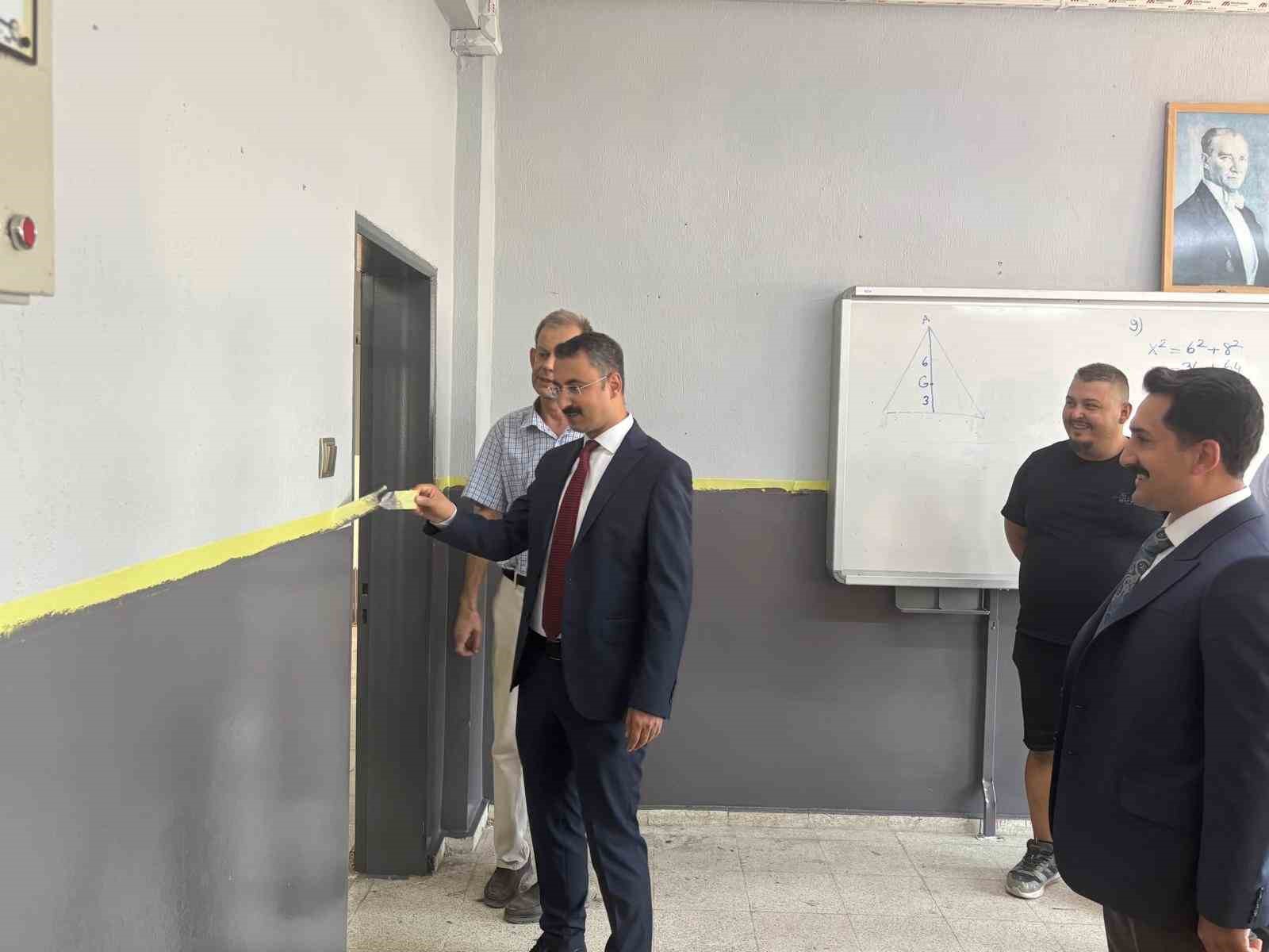 Alaşehir’deki 36 sınıf denetimli serbestlik yükümlüleri tarafından yenilendi