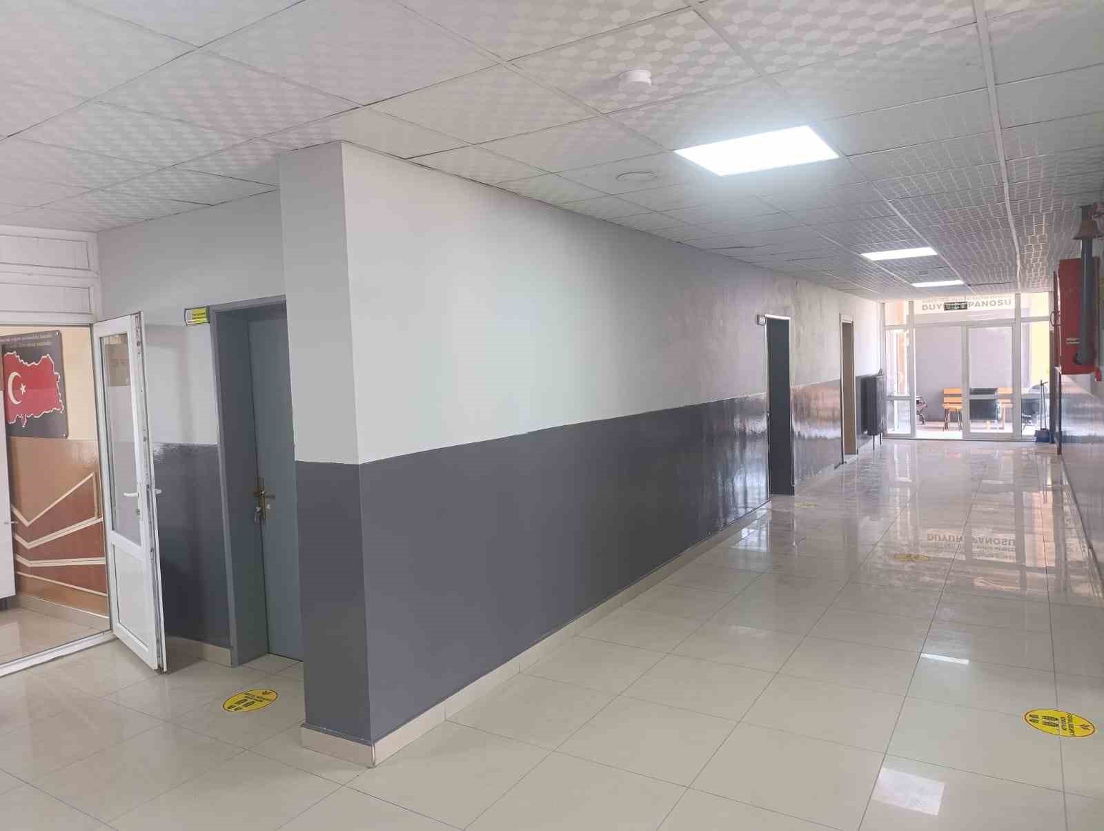 Alaşehir’deki 36 sınıf denetimli serbestlik yükümlüleri tarafından yenilendi