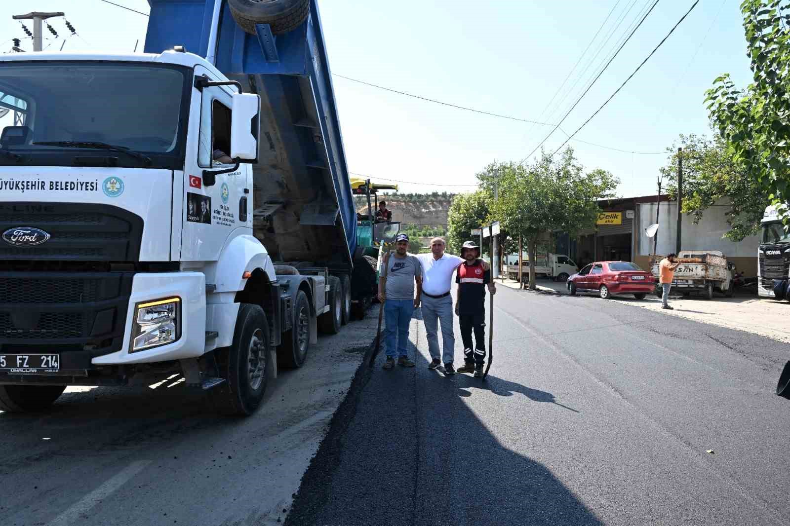Sarıgöl’de yıllardır beklenen asfalt çalışması tamamlanıyor