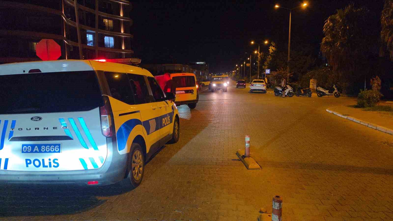 Nazilli’de zincirleme kaza; 4 aracın karıştığı kazada 2 kişi yaralandı