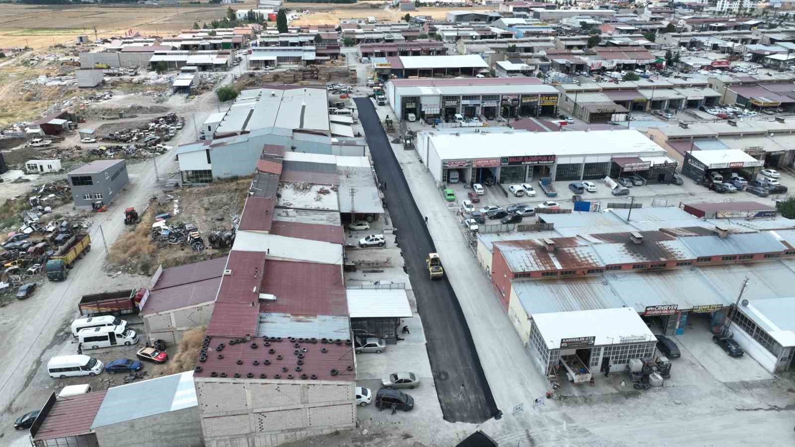 Sorgun Sanayi Sitesi’nde asfalt hamlesi: Yollar yenileniyor