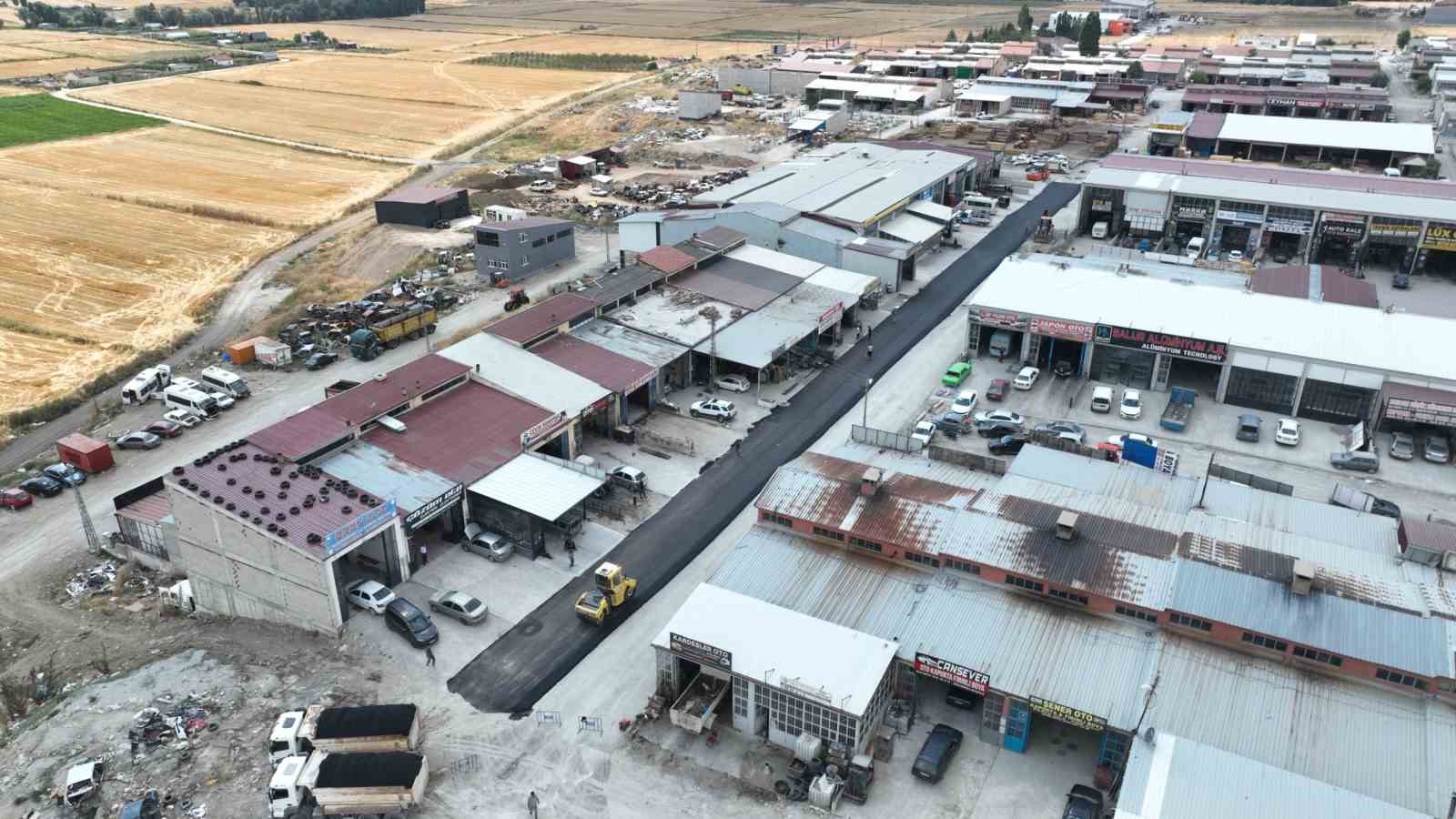 Sorgun Sanayi Sitesi’nde asfalt hamlesi: Yollar yenileniyor