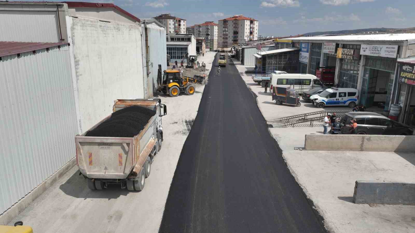 Sorgun Sanayi Sitesi’nde asfalt hamlesi: Yollar yenileniyor