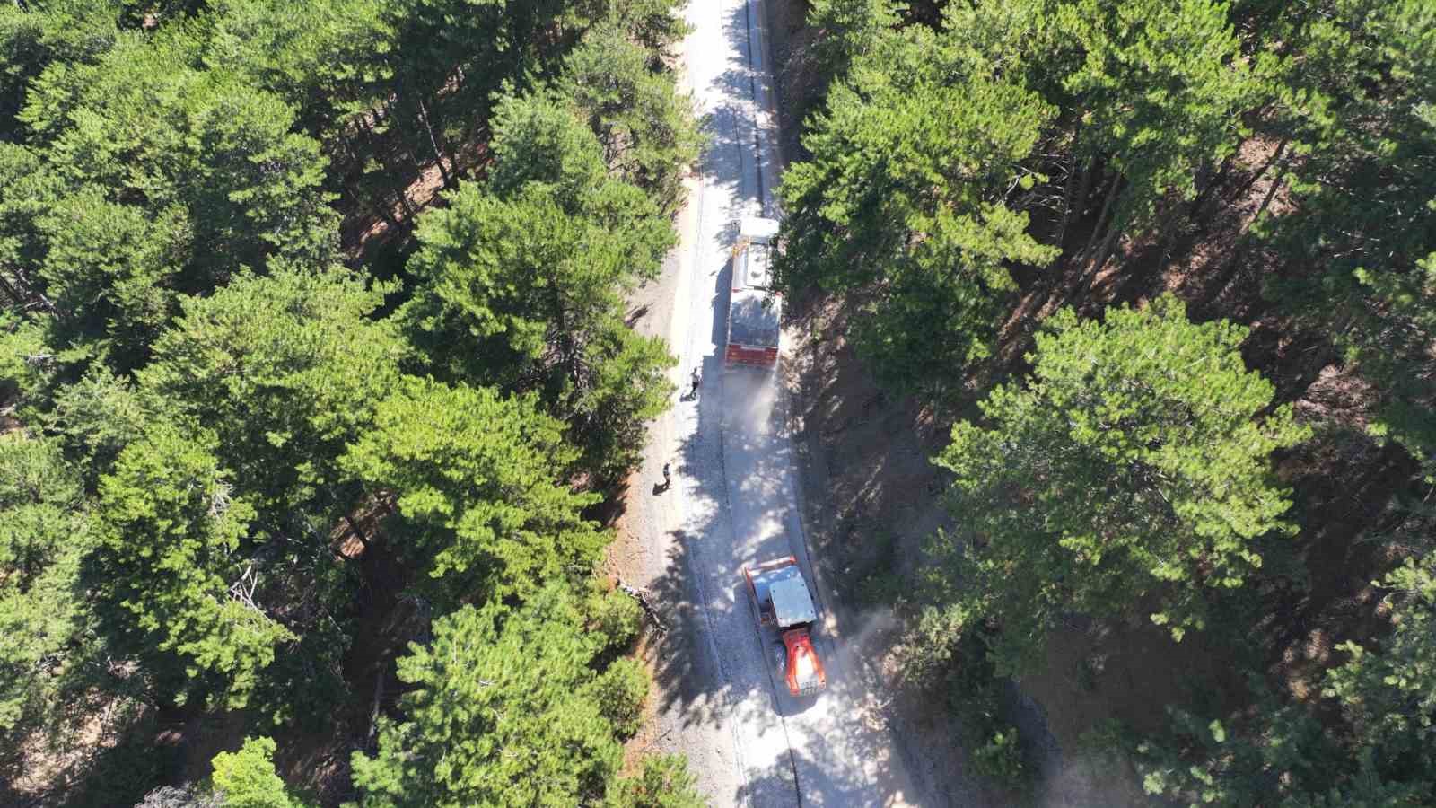 Ayvacık Mahallesi yolunda 6 kilometrelik asfalt çalışması