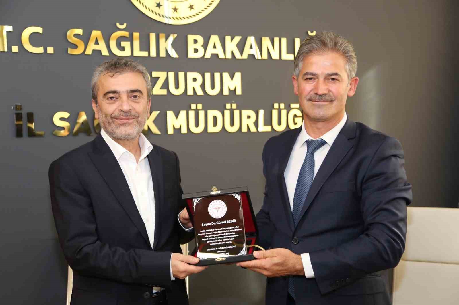 Erzurum Sağlık Müdürlüğü’nde bayrak değişimi: Bedir görevi Meral’e devretti