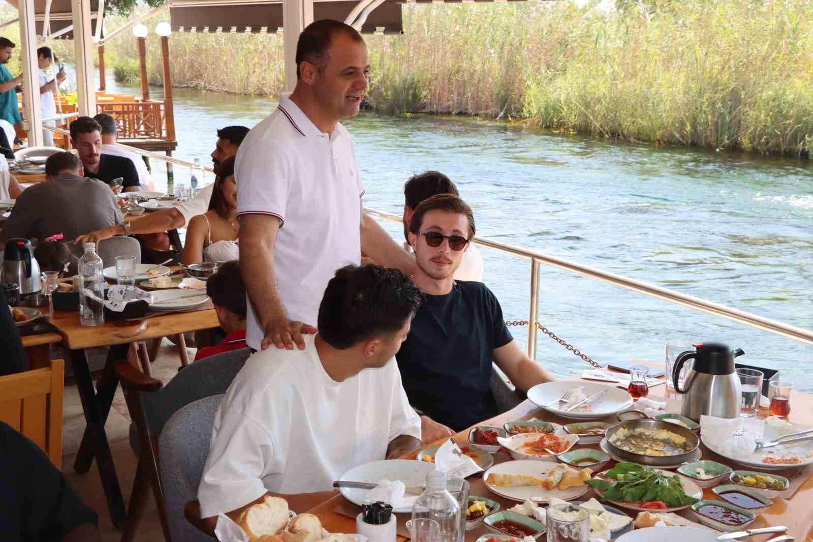 Yalçın Koşukavak: "Zor şartlar altında sahaya çıkıp mücadele ediyoruz"
