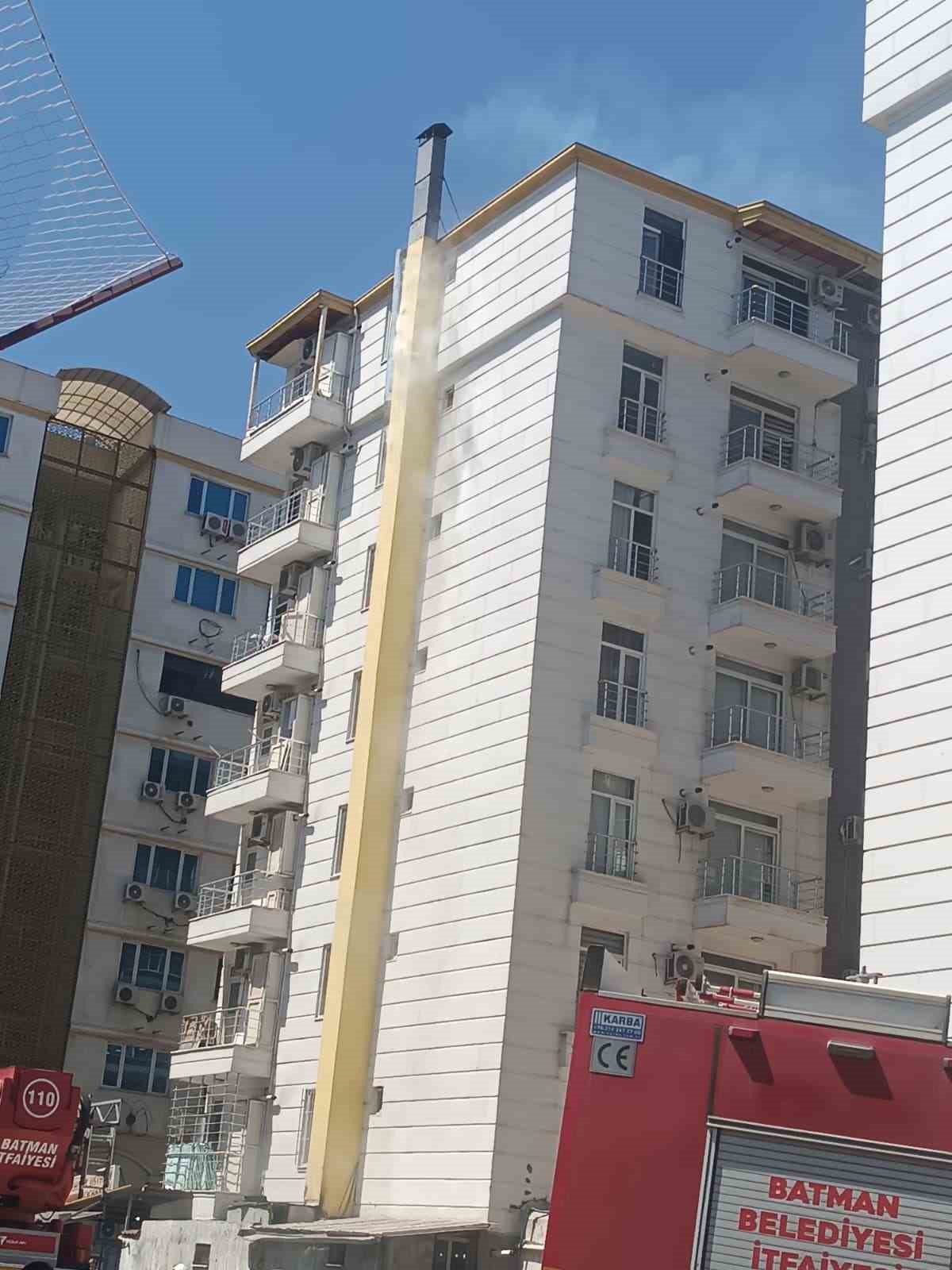 Batman’da iş yeri bacasından yükselen duman paniğe neden oldu