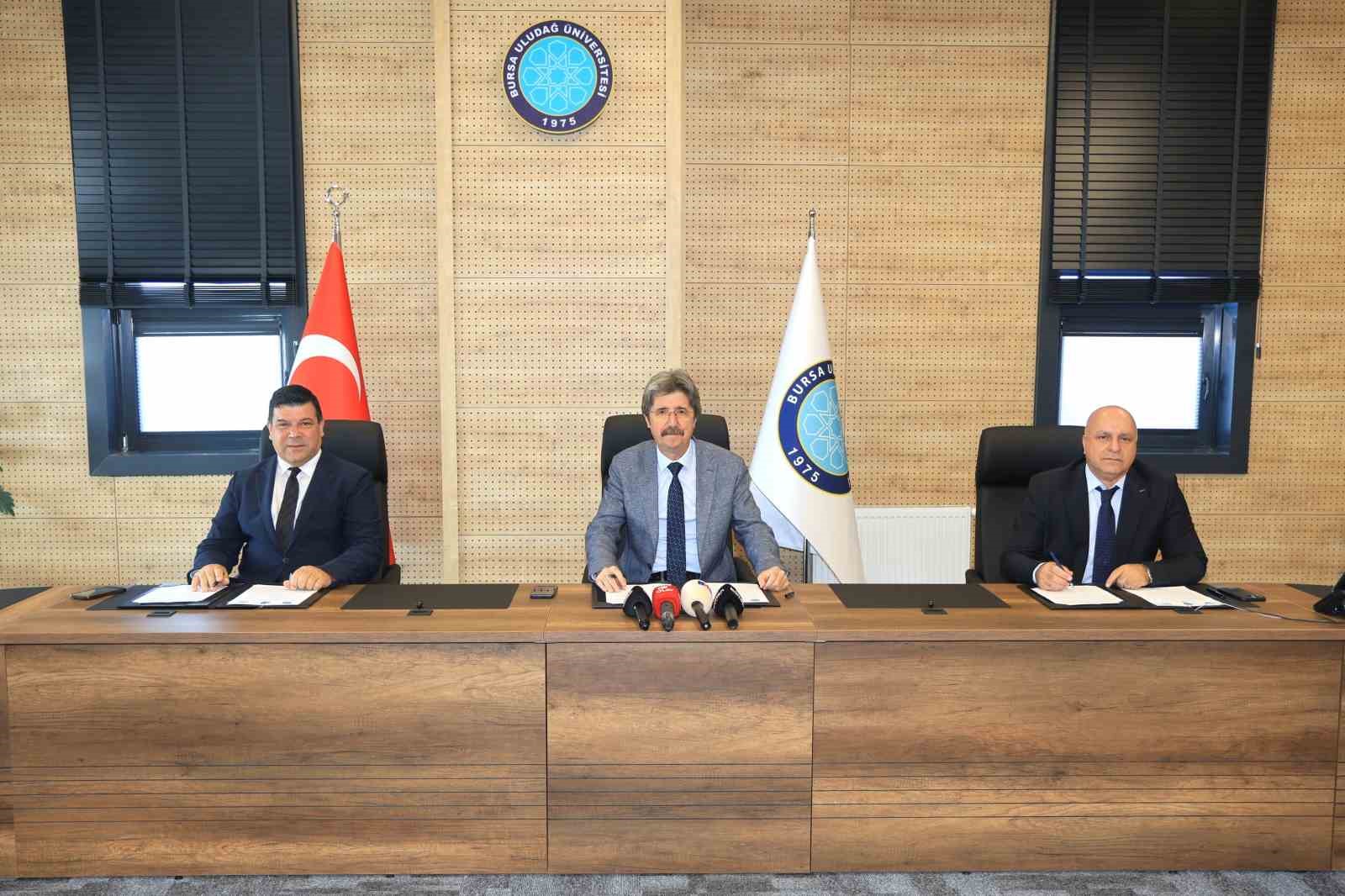 BUÜ’den KKTC üniversitesine akademik destek