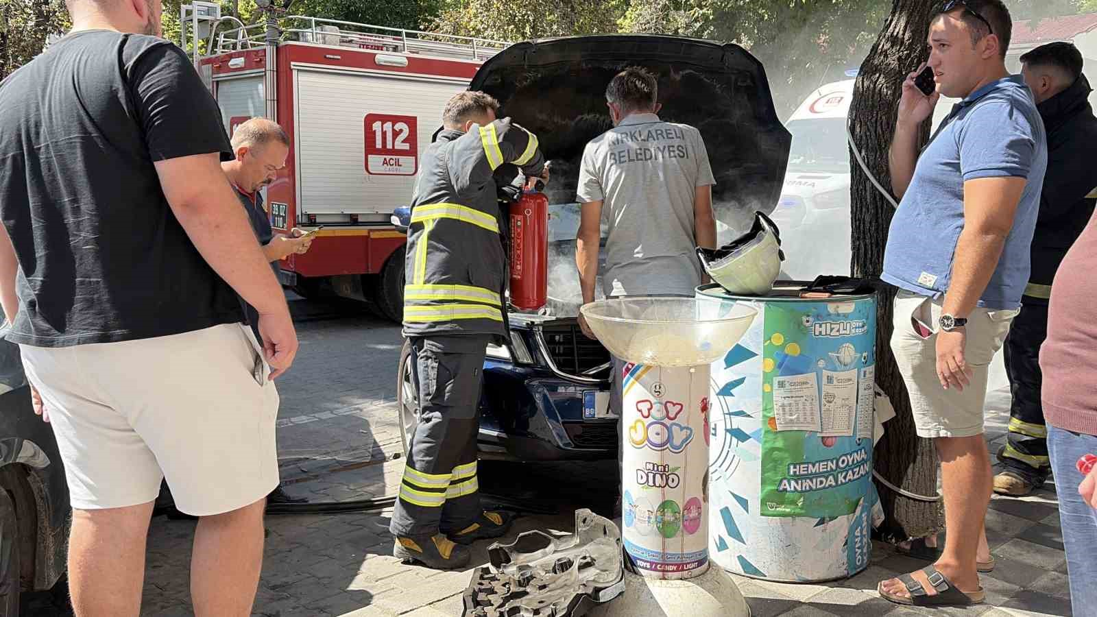 Kırklareli’nde otomobilden yükselen dumanlar paniğe sebep oldu
