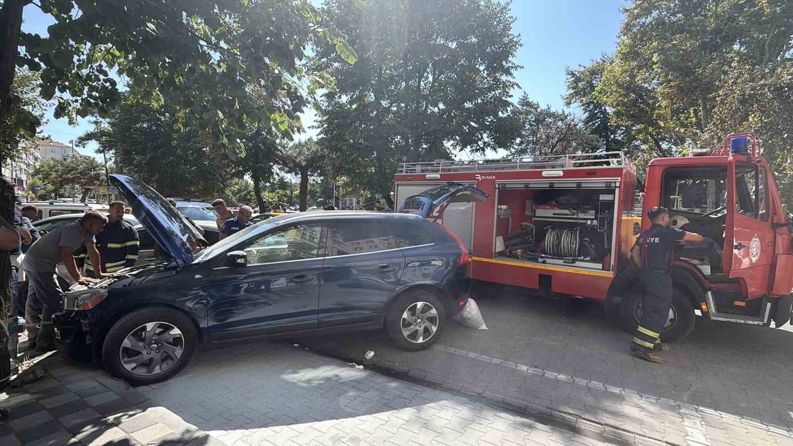 Kırklareli’nde otomobilden yükselen dumanlar paniğe sebep oldu