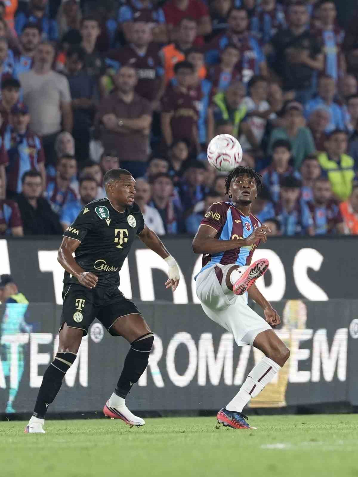UEFA Avrupa Ligi: Trabzonspor: 0 - Ferencvaros: 1 (İlk yarı)