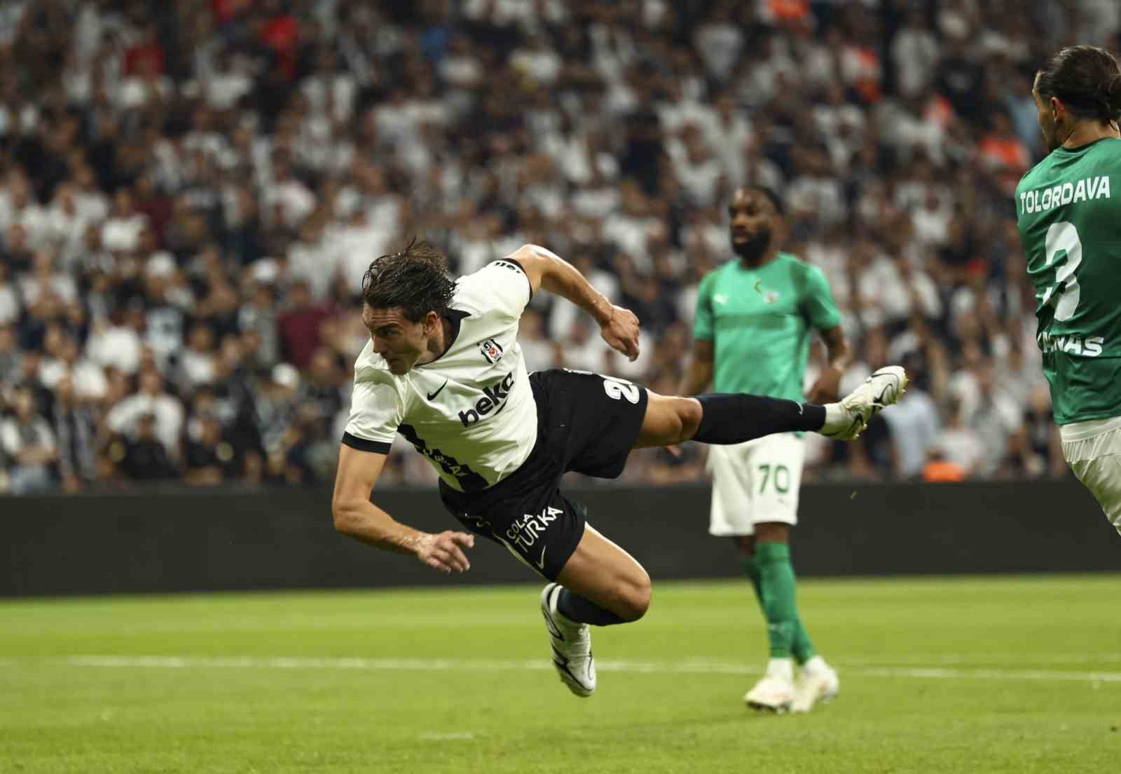 Dusan Vlahovic ilk kez Beşiktaş formasını giydi