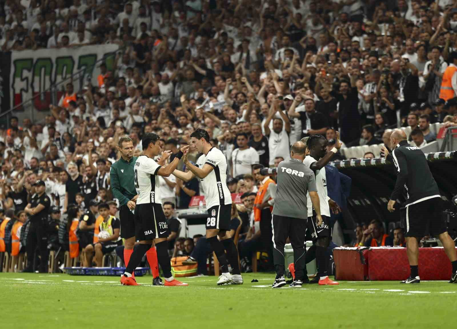 Dusan Vlahovic ilk kez Beşiktaş formasını giydi