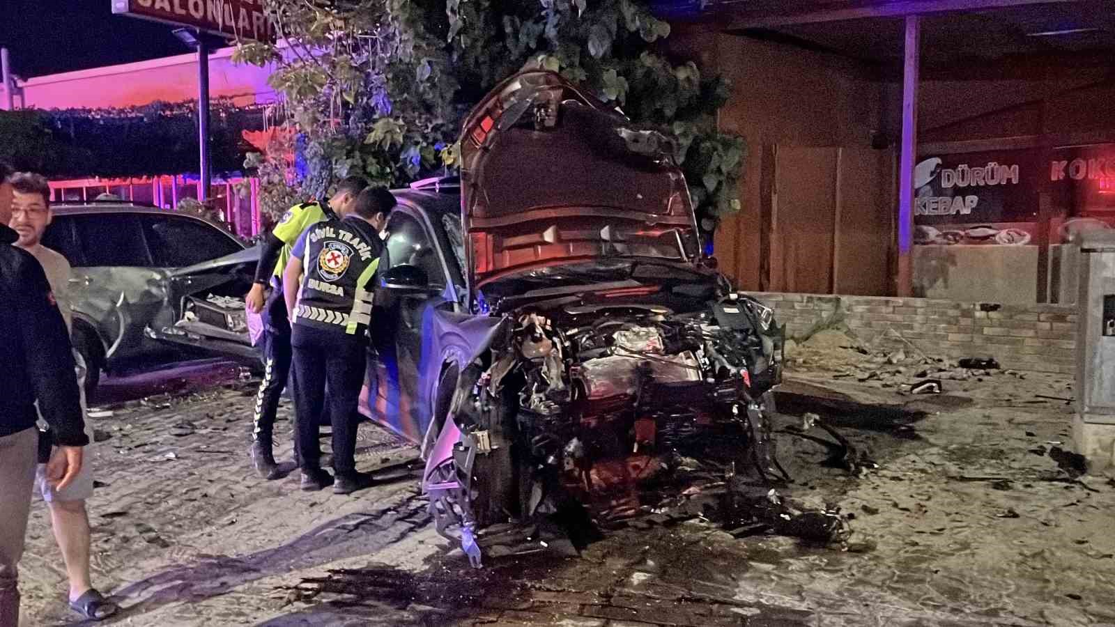 Bursa’da otomobil ile jip çarpıştı: 2 güvenlik görevlisi hayatını kaybetti
