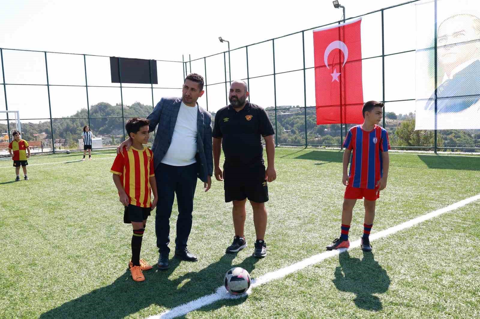 HBB, Antakya’da yeni halı sahayı hizmete açtı