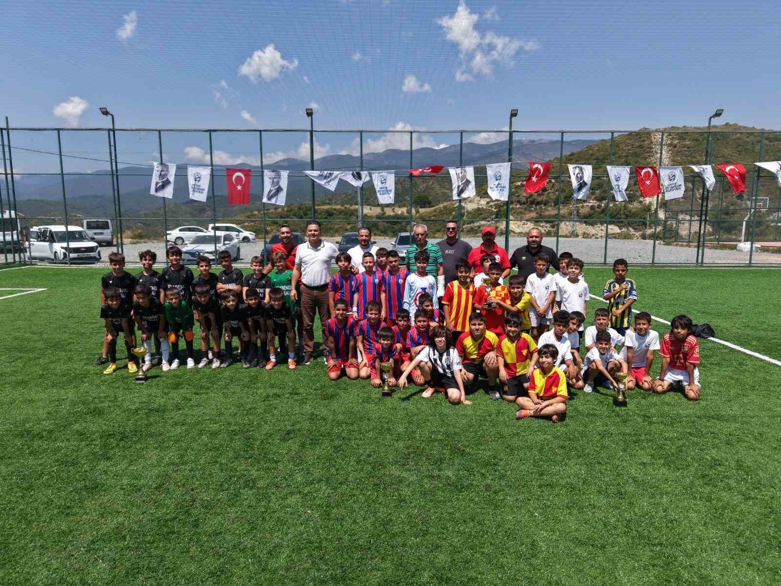 HBB, Antakya’da yeni halı sahayı hizmete açtı