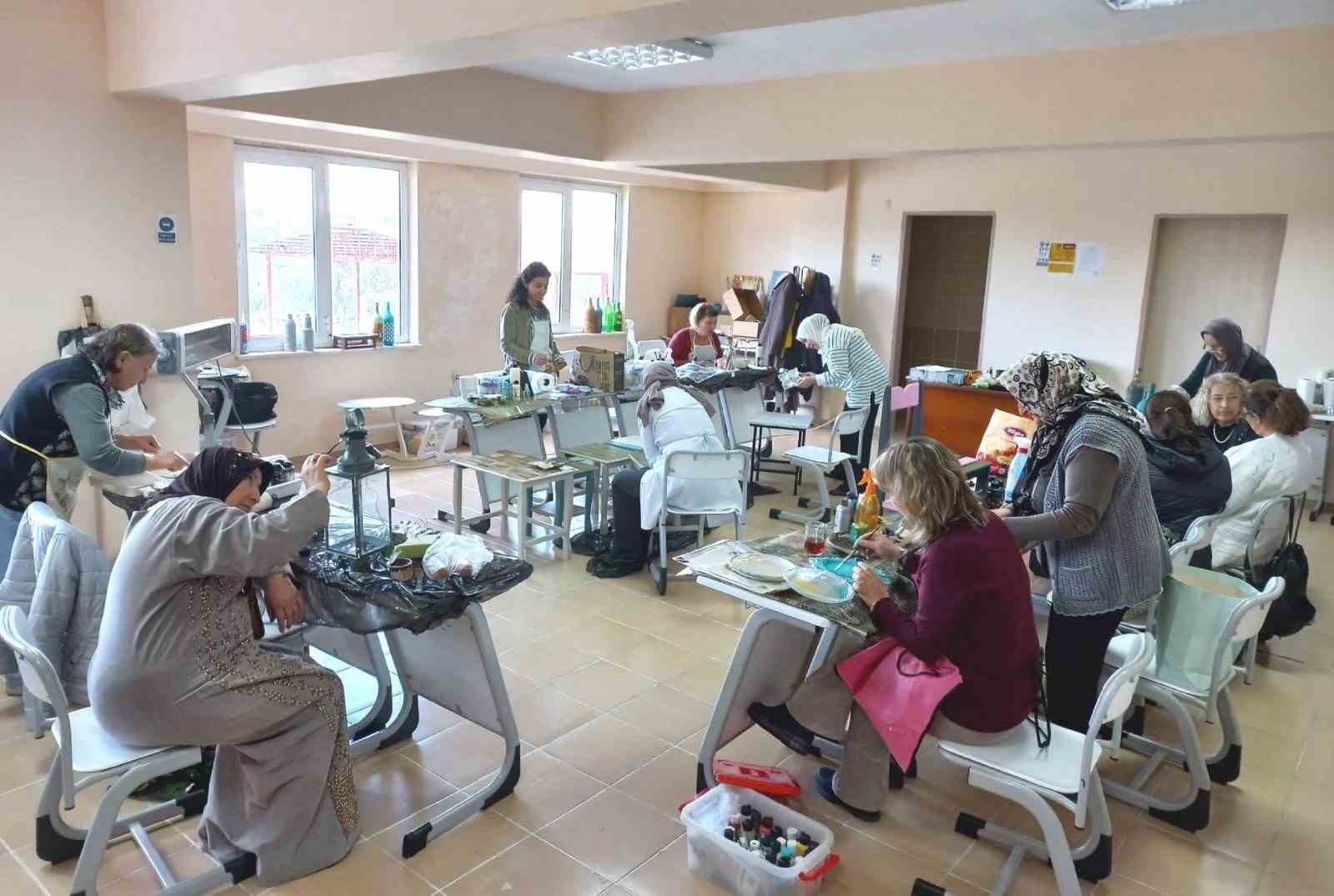 Halk eğitim merkezlerinde yaz dönemi kursları sürüyor
