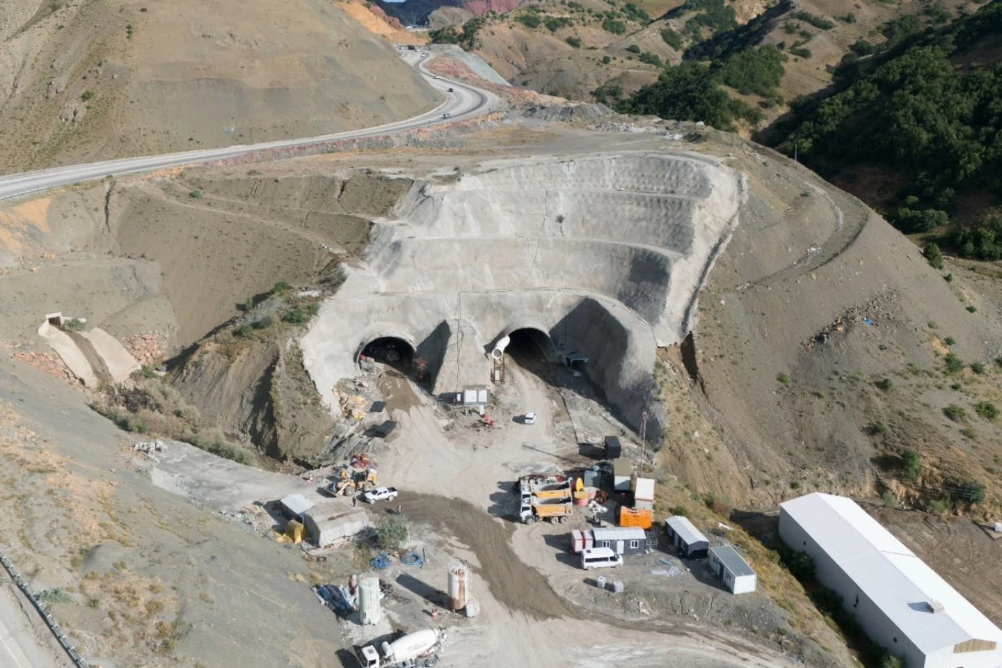 Çirişli Tüneli’nde kazı ve destek çalışmalarında yüzde 60, nihai beton çalışmalarında ise yüzde 49 seviyesine ulaşıldı