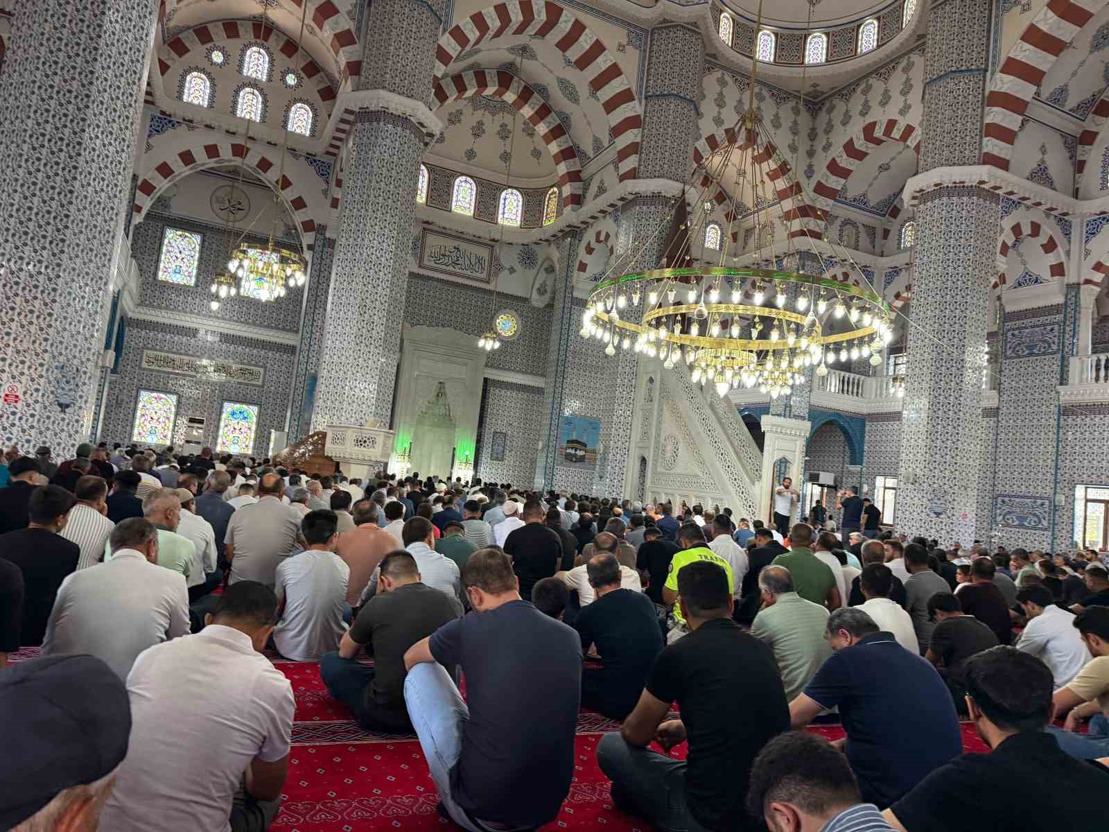Iğdır’da Cuma hutbesi işaret diliyle de anlatıldı