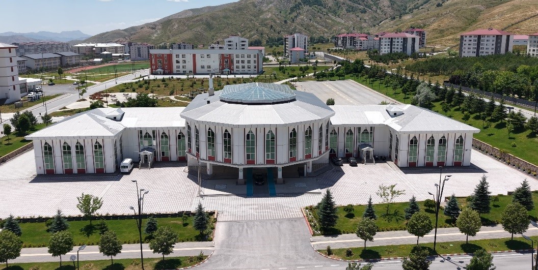 İstanbul’da eğitim ve 50 bin TL’lik burs, Bitlis’i köklü üniversitelerin önüne geçirdi