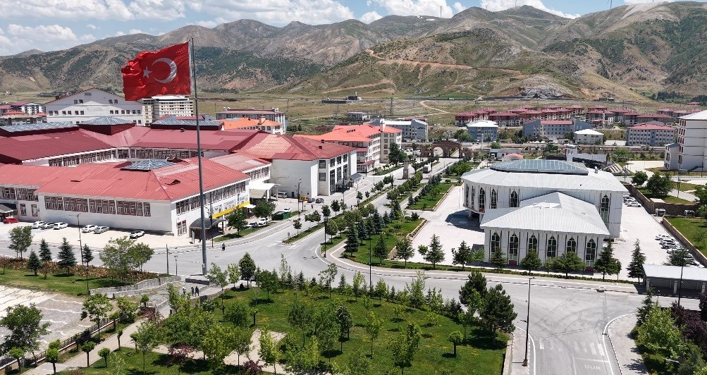 İstanbul’da eğitim ve 50 bin TL’lik burs, Bitlis’i köklü üniversitelerin önüne geçirdi
