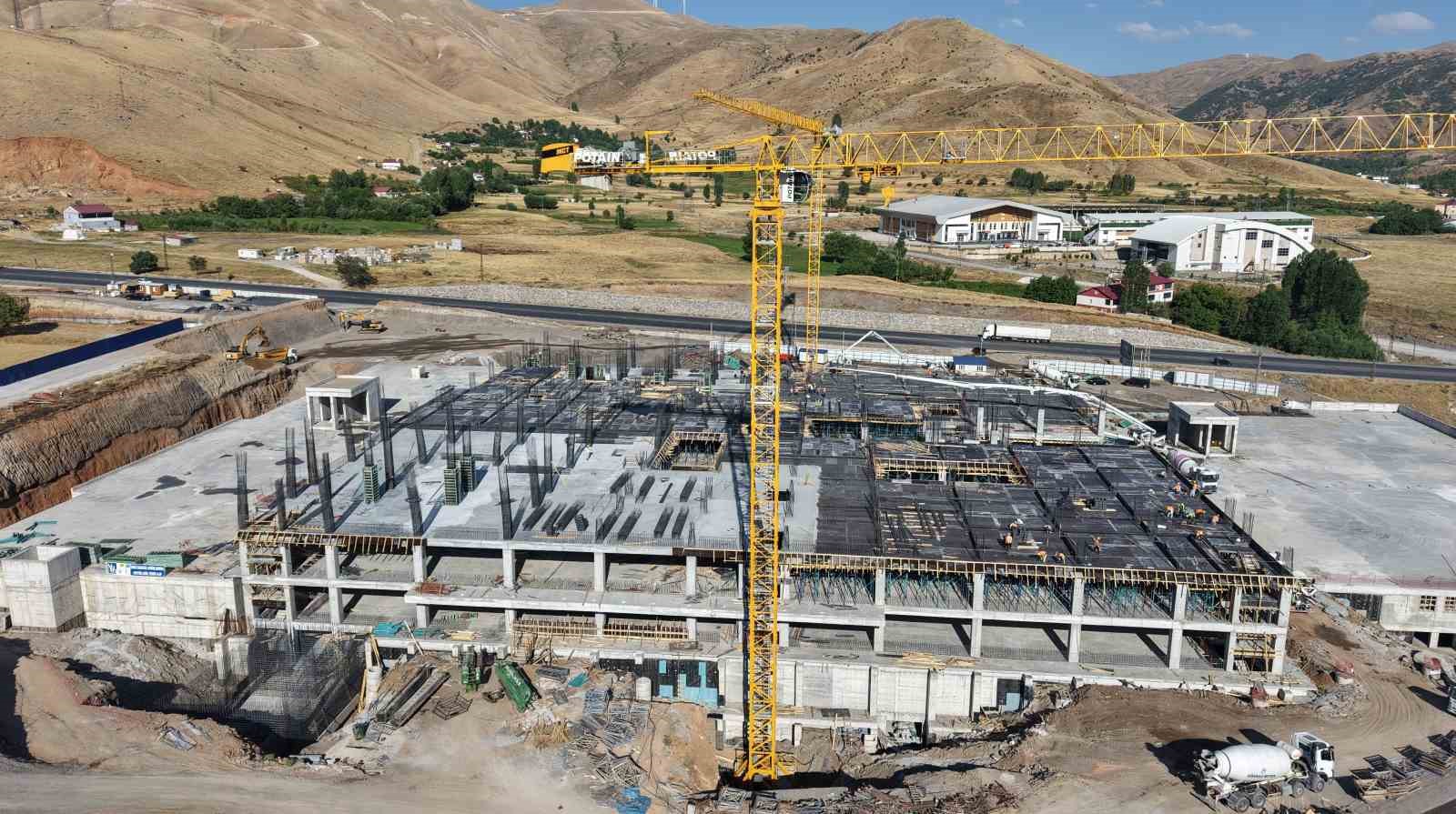 İstanbul’da eğitim ve 50 bin TL’lik burs, Bitlis’i köklü üniversitelerin önüne geçirdi