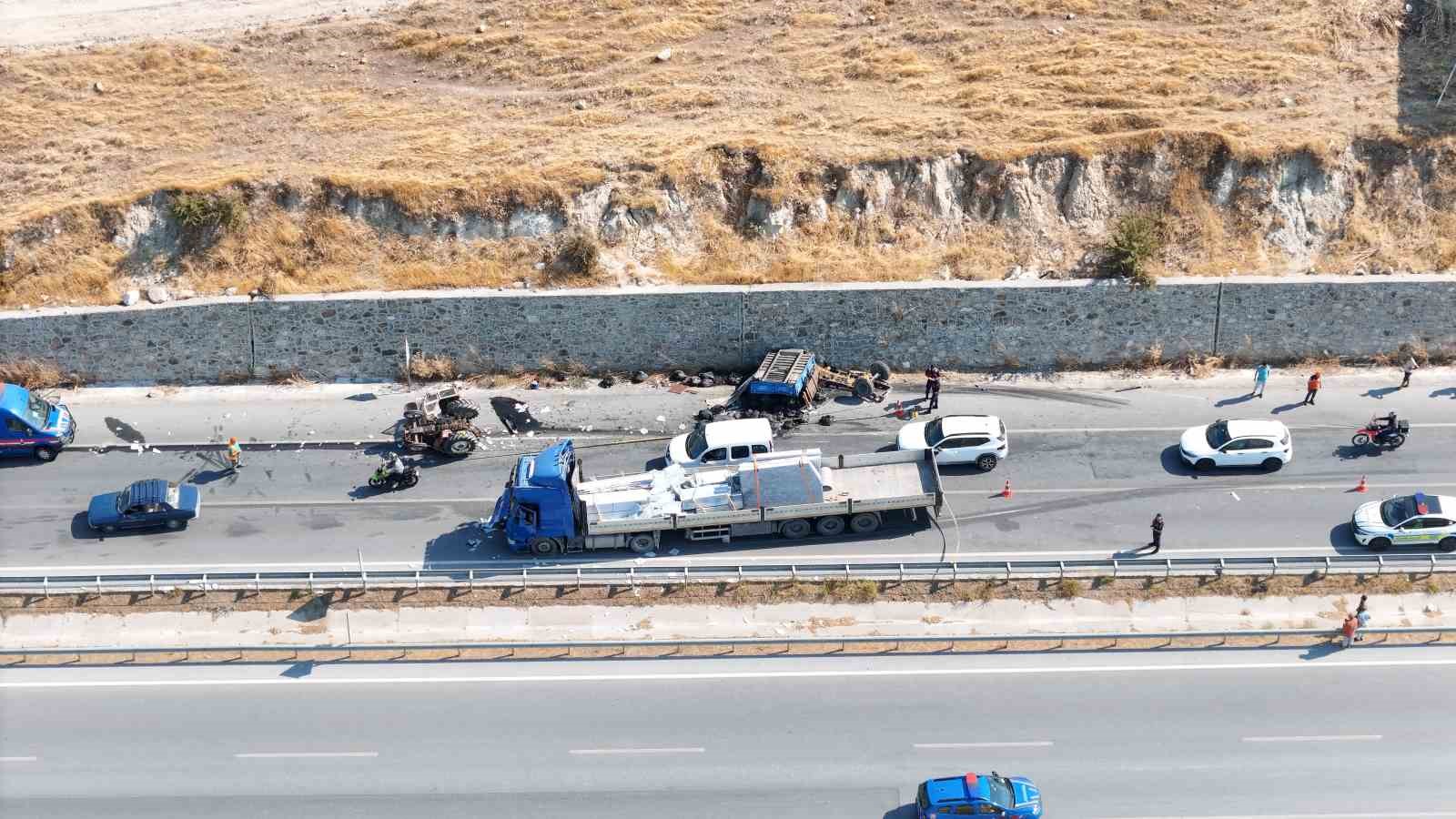 Aydın’da traktör tırla çarpıştı: 1 ölü, 2 yaralı