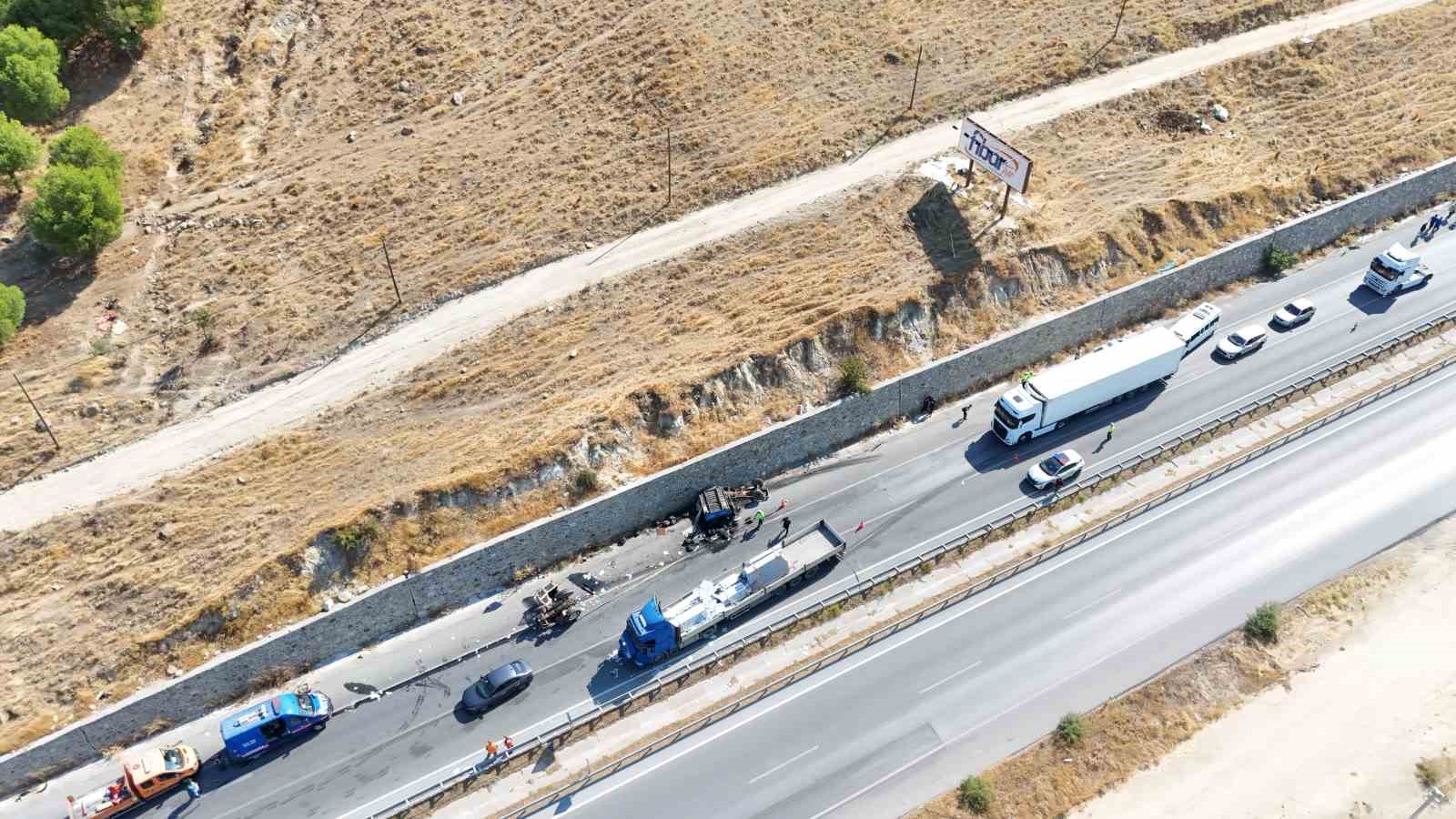 Aydın’da traktör tırla çarpıştı: 1 ölü, 2 yaralı